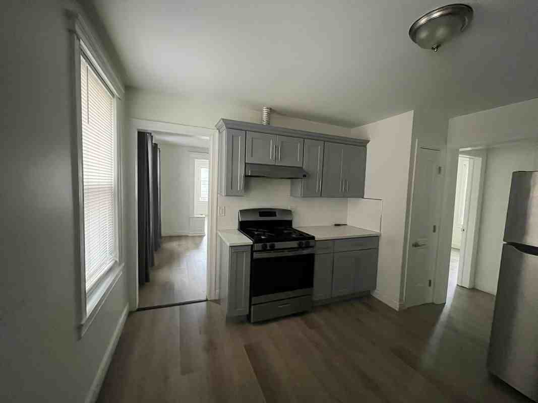 200 French St - Photo 5 of 20
