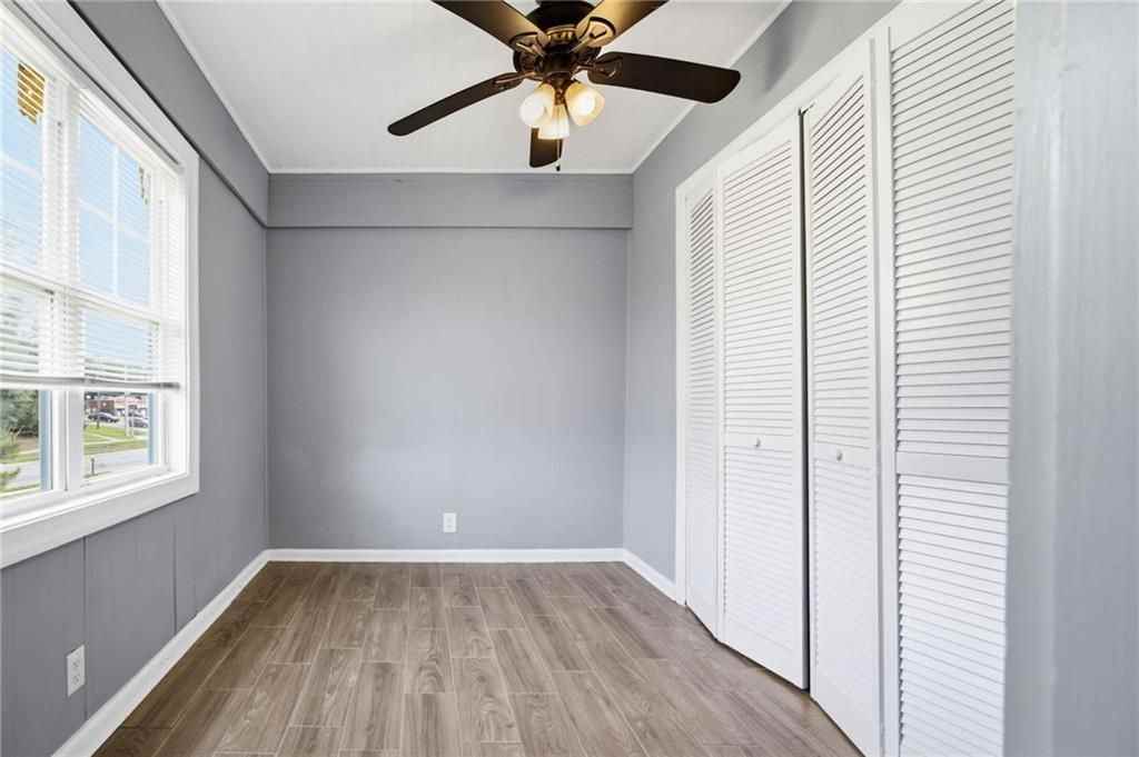 421 E Crogan St - Photo 4 of 20