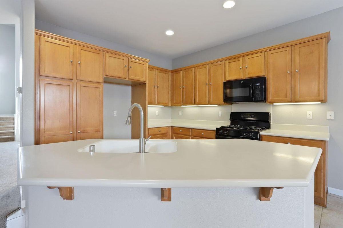 353 Rosebriar Pl - Photo 4 of 13