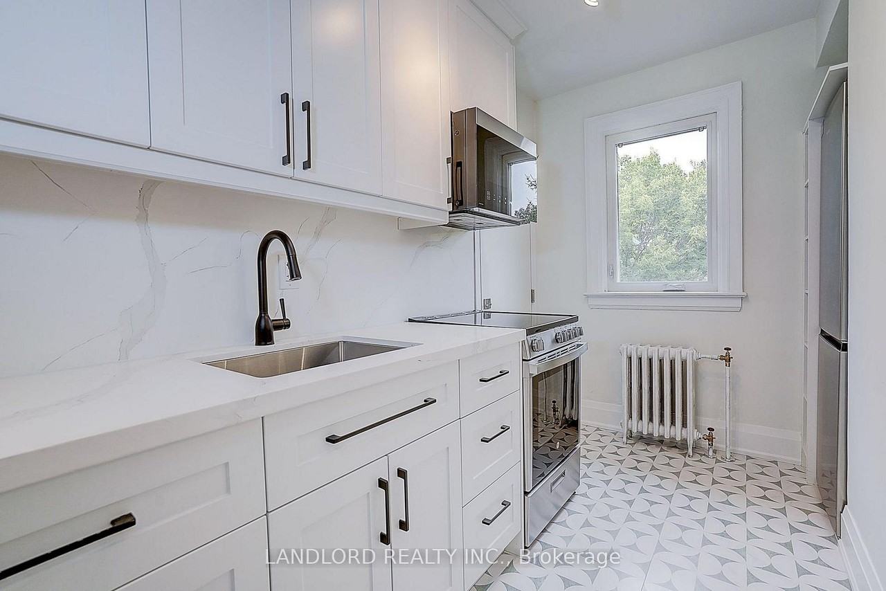 2520 Bloor St W #12 - Photo 2 of 38