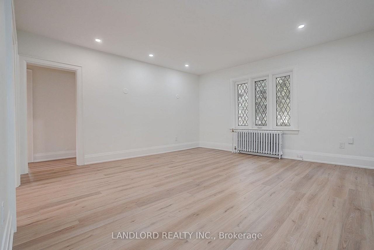 2520 Bloor St W #12 - Photo 7 of 38