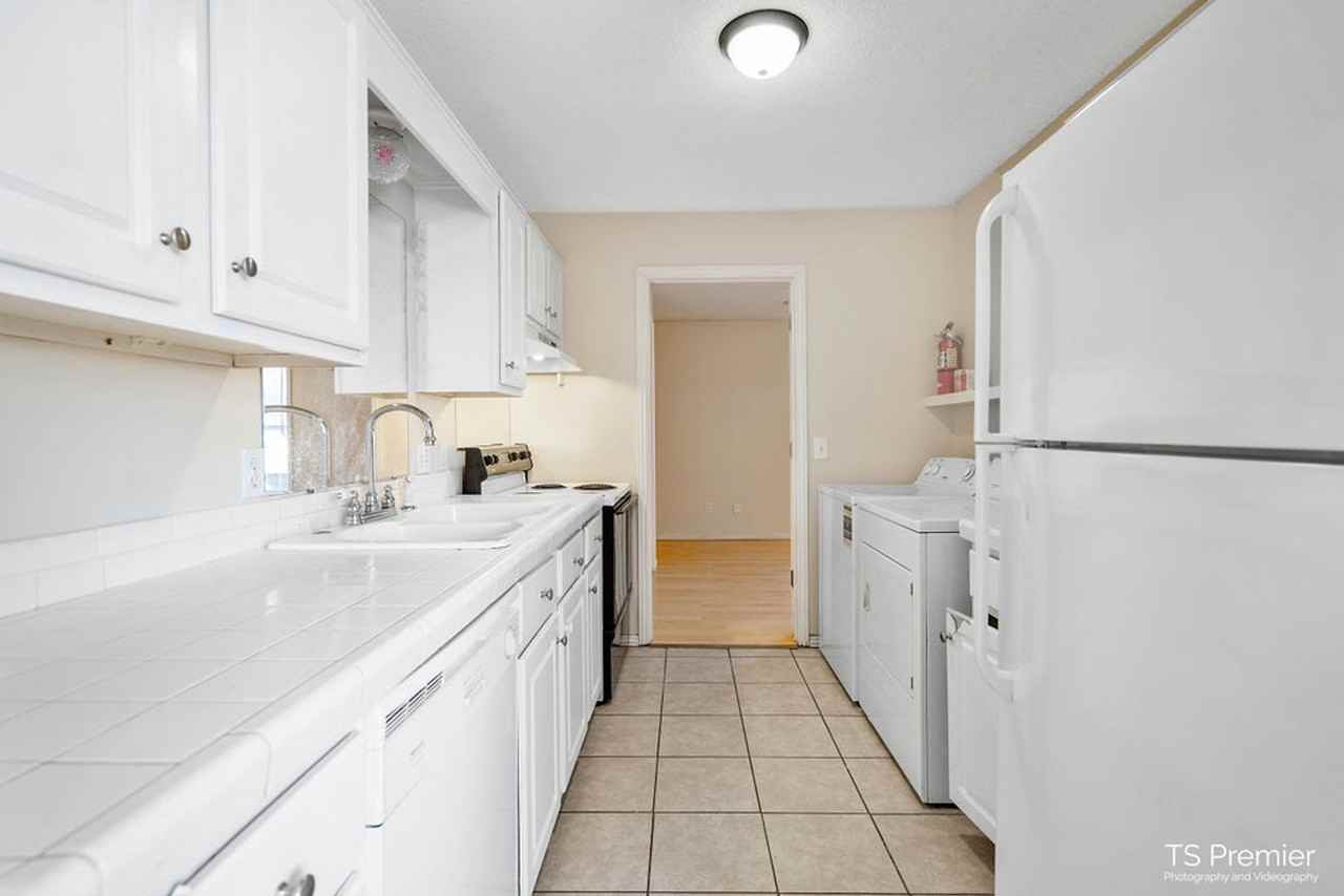 950 Lindell Ave - Photo 3 of 5