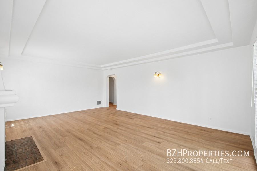 9221 Alcott St - Photo 3 of 24
