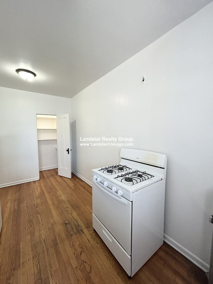 4318 North Spaulding Avenue #2 - Photo 5 of 14