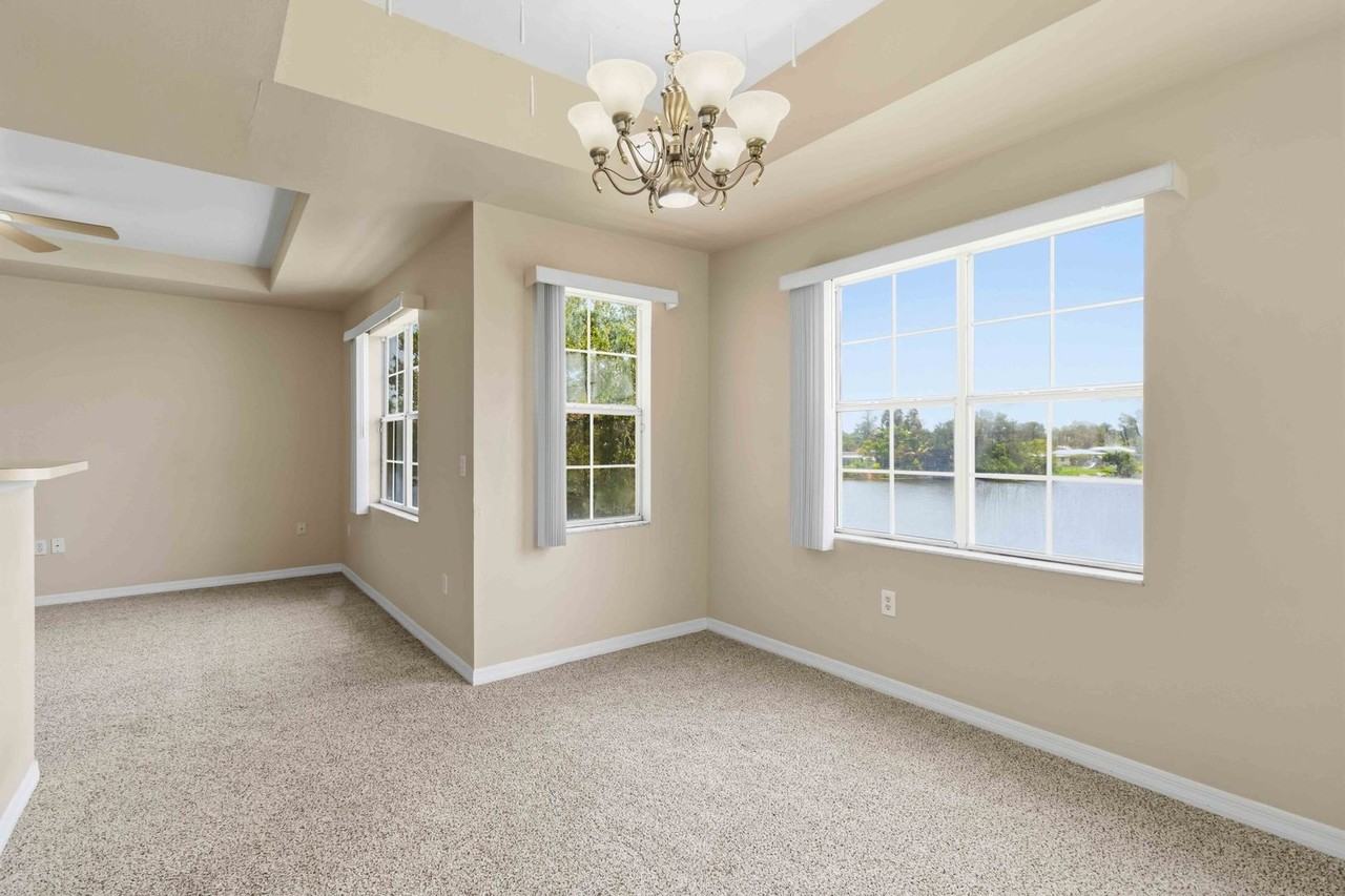 1020 Villagio Cir #205 - Photo 4 of 38