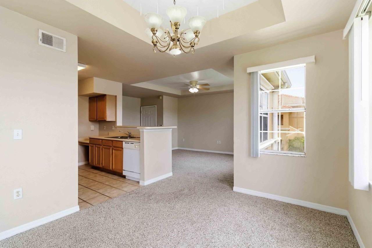 1020 Villagio Cir #205 - Photo 7 of 38