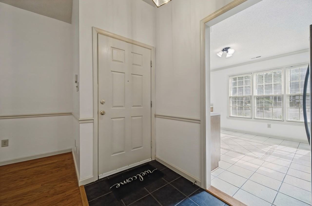 109 Larkspur Holw - Photo 4 of 34