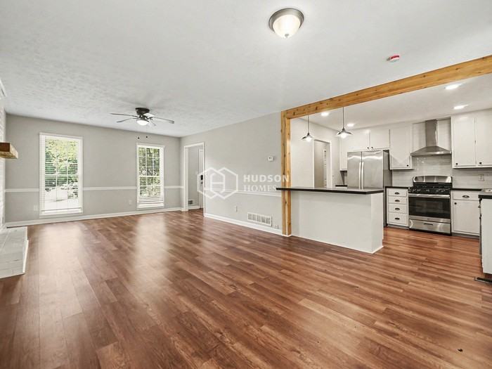 4186 Castle Gate Ct - Photo 6 of 20