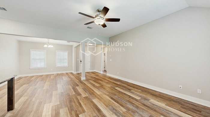 318 E Lake St - Photo 6 of 28