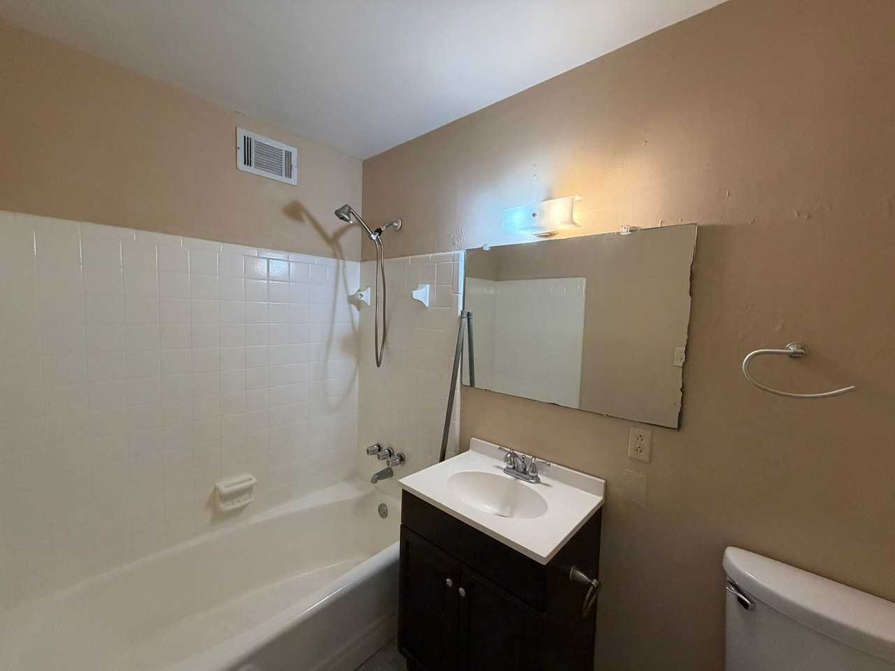 118 Sandy Way - Photo 7 of 20