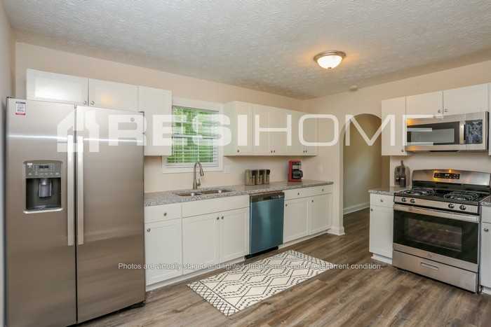 8225 Freestone Dr - Photo 3 of 18