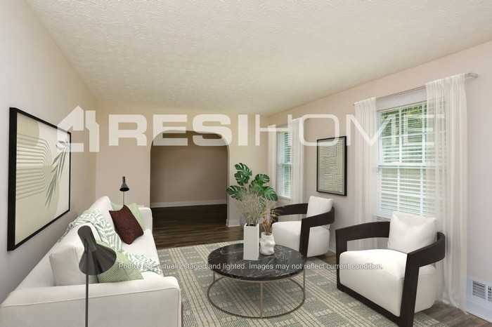 8225 Freestone Dr - Photo 4 of 18