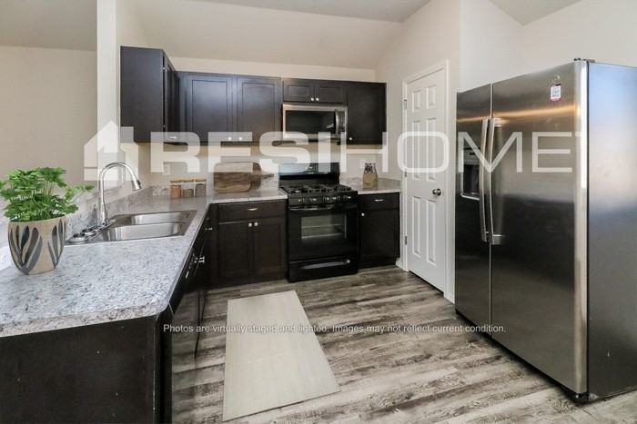 9441 Sw 37th St - Photo 3 of 20