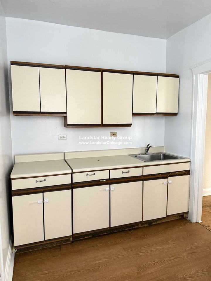 4109 North Spaulding Avenue #3 - Photo 3 of 10