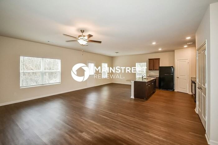 218 Augusta Woods Dr - Photo 4 of 17