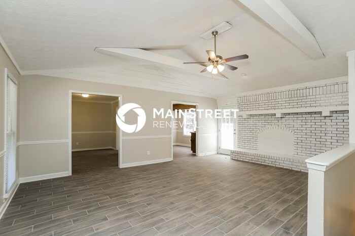 403 Hobo Ln - Photo 3 of 17