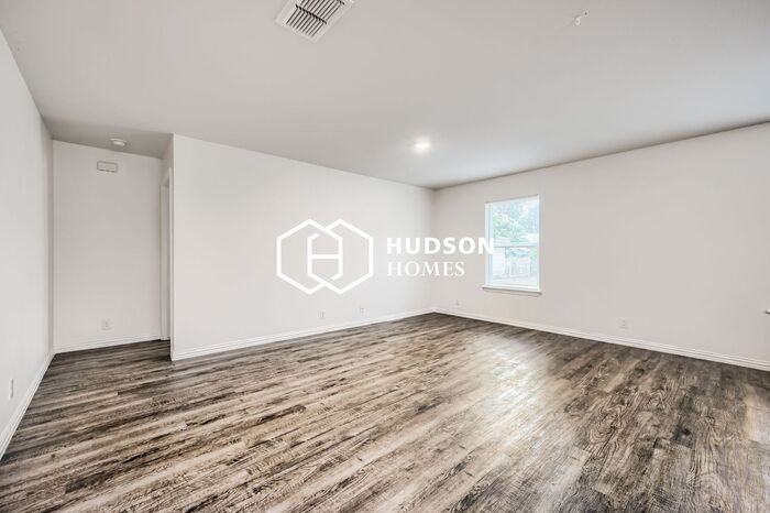 2618 Dahlgreen Ave - Photo 3 of 14
