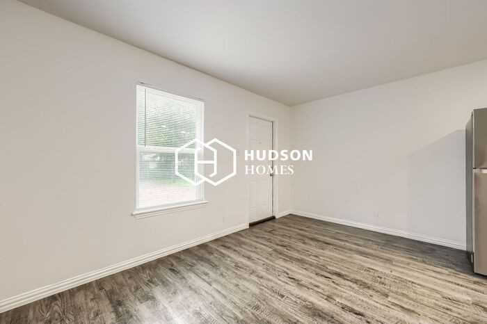 2618 Dahlgreen Ave - Photo 6 of 14