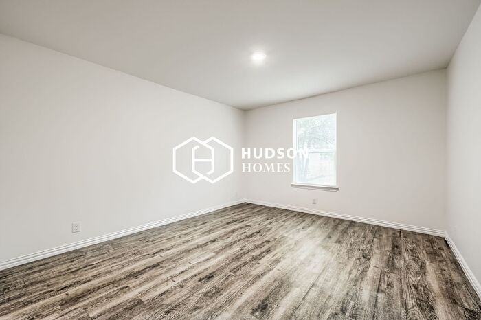 2618 Dahlgreen Ave - Photo 7 of 14