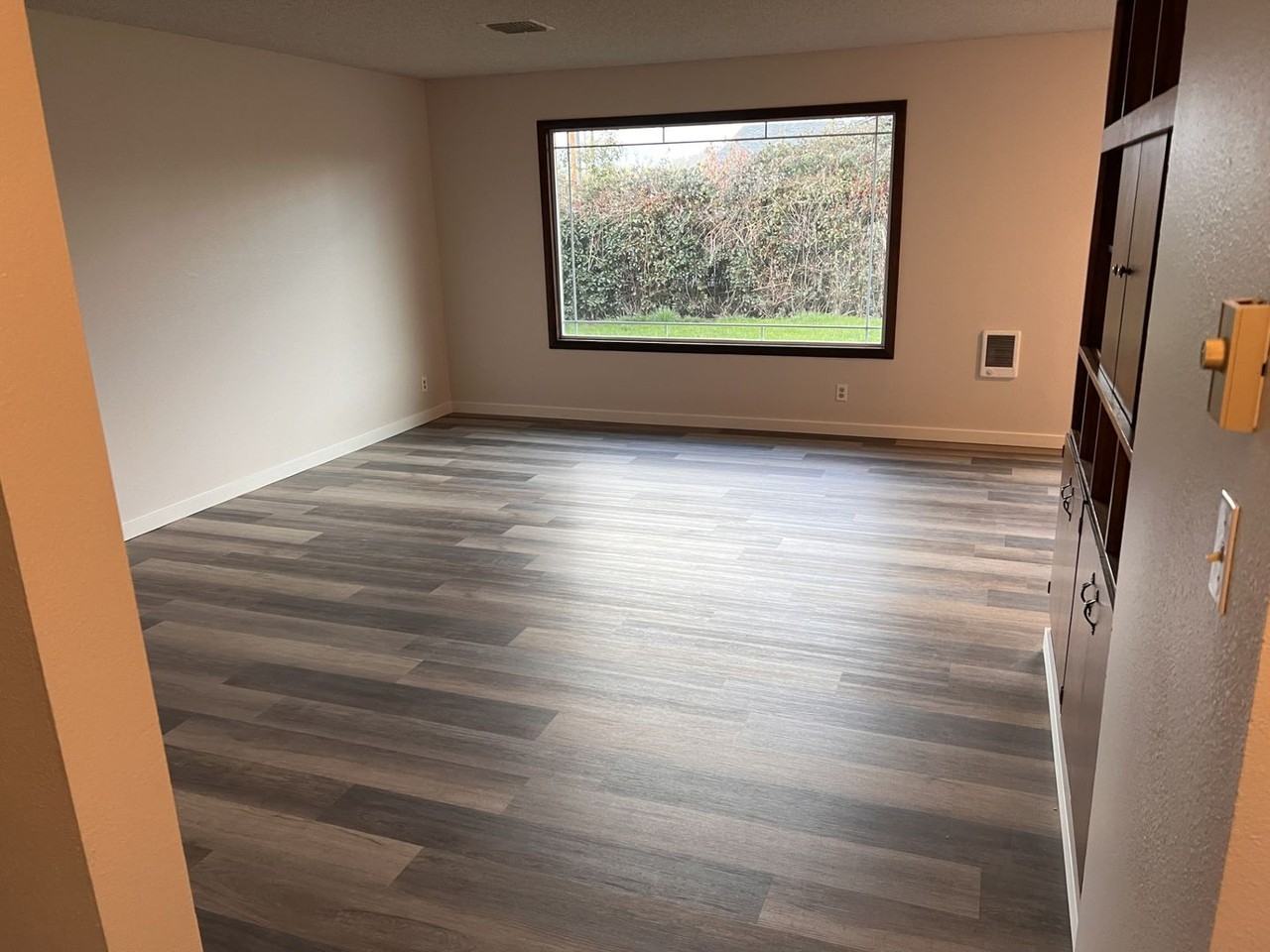 3020 W Shasta Ave - Photo 6 of 15