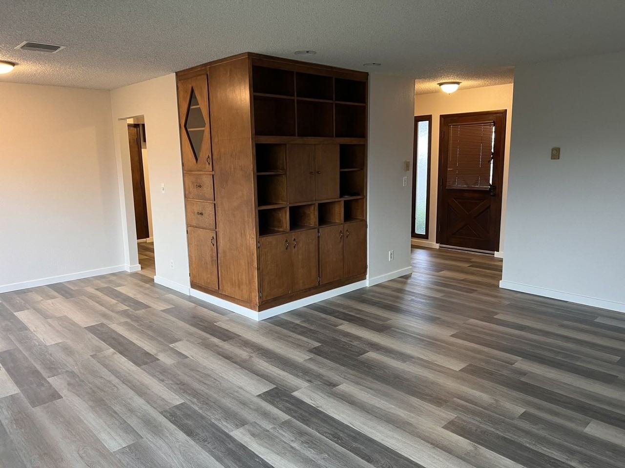 3020 W Shasta Ave - Photo 7 of 15