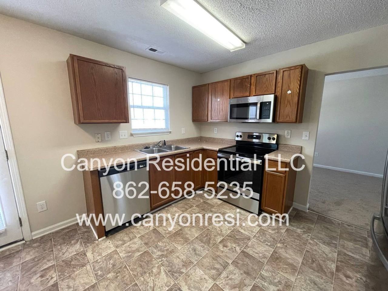 223 Julian Pond Ln - Photo 3 of 24