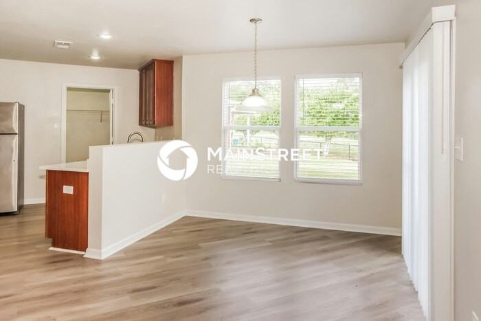 391 Jasmine Dr - Photo 6 of 17