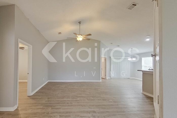 225 Leebeck Cir - Photo 4 of 24