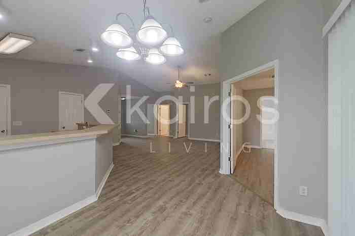 225 Leebeck Cir - Photo 6 of 24