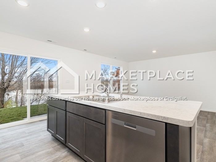 327 Monte Carlo Way - Photo 5 of 33