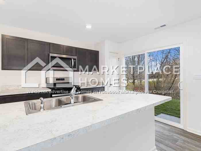 327 Monte Carlo Way - Photo 7 of 33