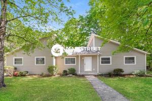 featured image of 3012 Manchester Dr