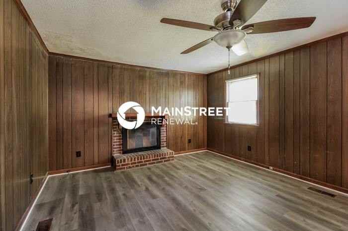 3012 Manchester Dr - Photo 3 of 16