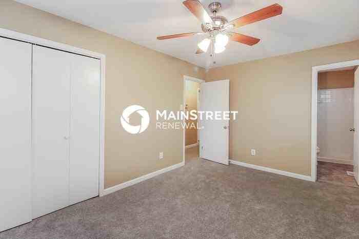 3012 Manchester Dr - Photo 4 of 16