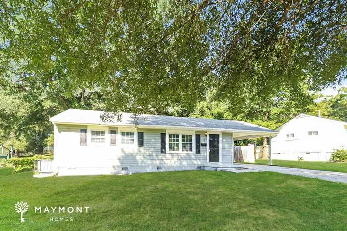1026 Woodhill Dr - Photo 4 of 12