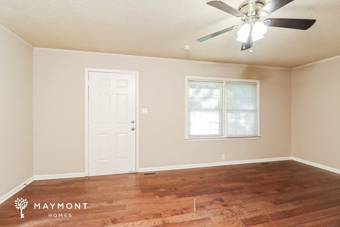 1026 Woodhill Dr - Photo 5 of 12