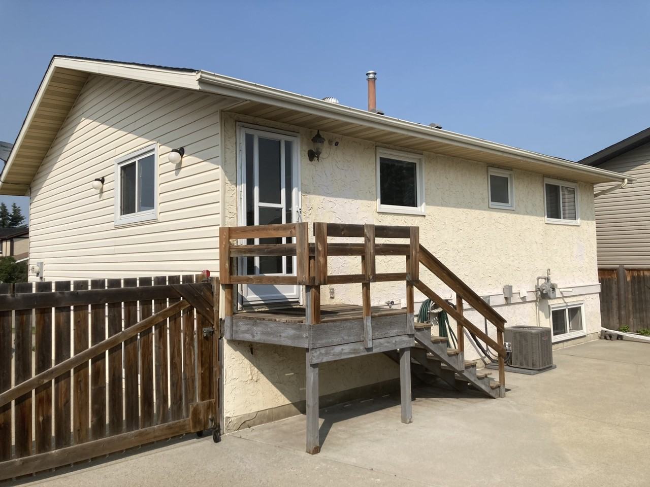 5527 39 Avenue Northwest - Photo 2 of 29