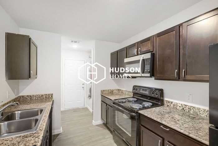 2627 Pine St - Photo 6 of 14