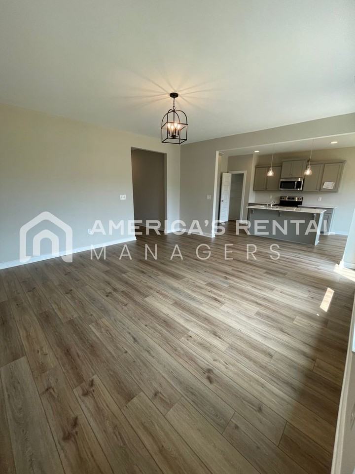 228 John Harold Dr - Photo 7 of 34