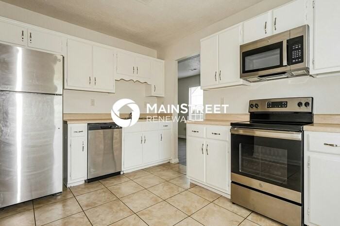 4660 Royal View Dr - Photo 7 of 18