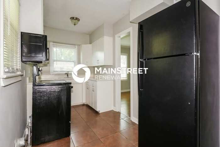 4045 Faronia Dr - Photo 4 of 17