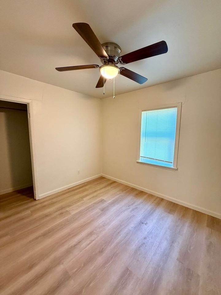 540 5th St - Photo 6 of 11