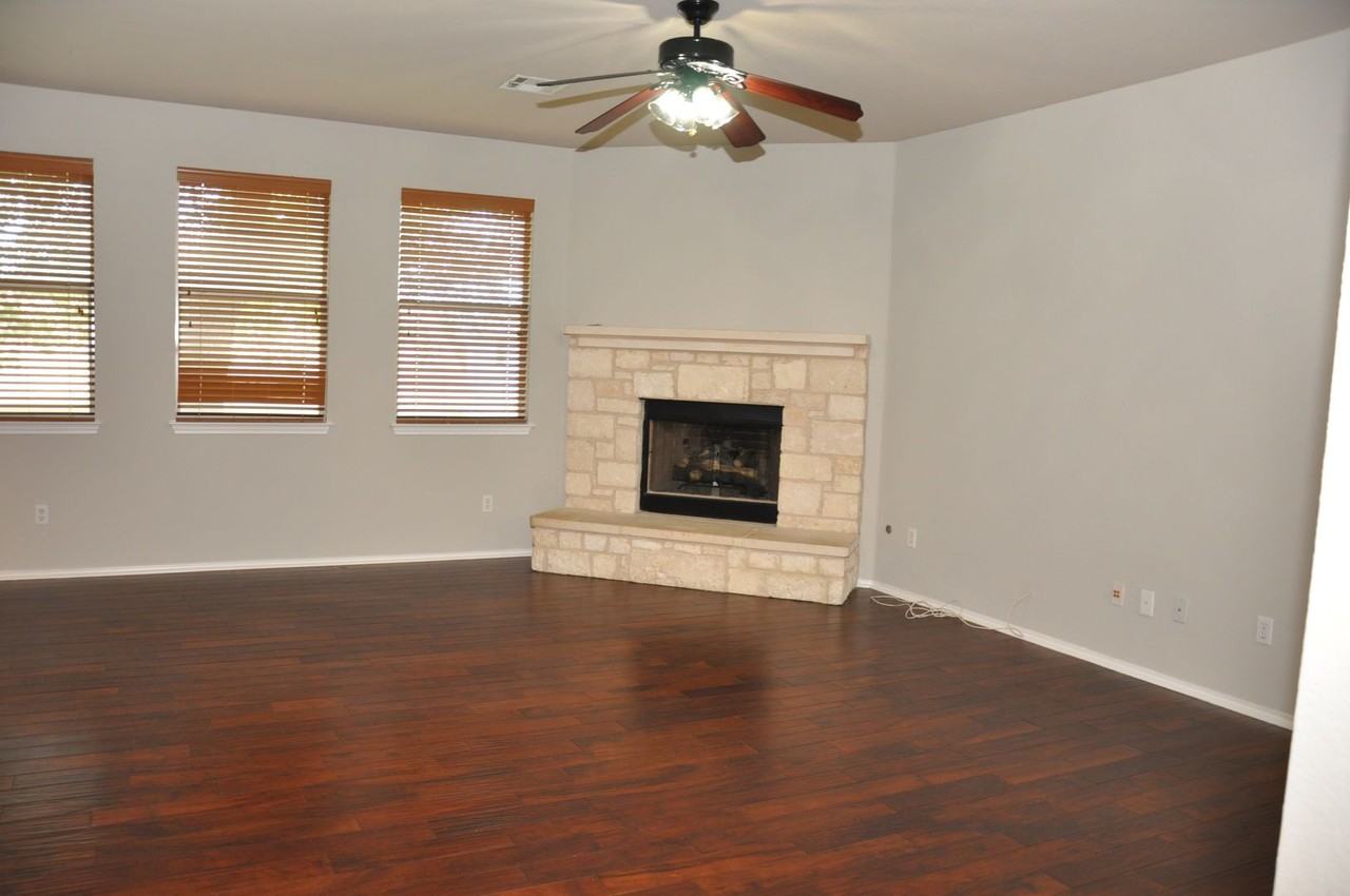 507 Las Colinas Dr - Photo 7 of 25