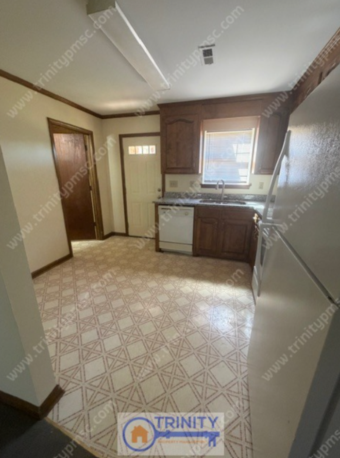 407 Nelson Dr - Photo 2 of 5