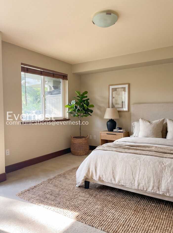 560 Mcgraw St - Photo 4 of 31