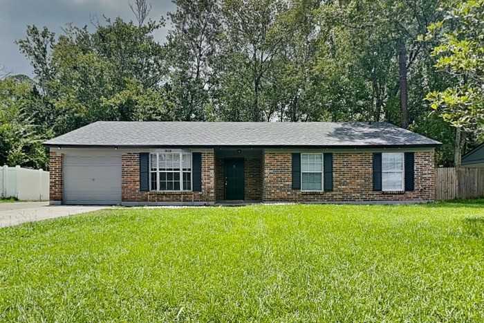 2626 Pinewood Blvd S