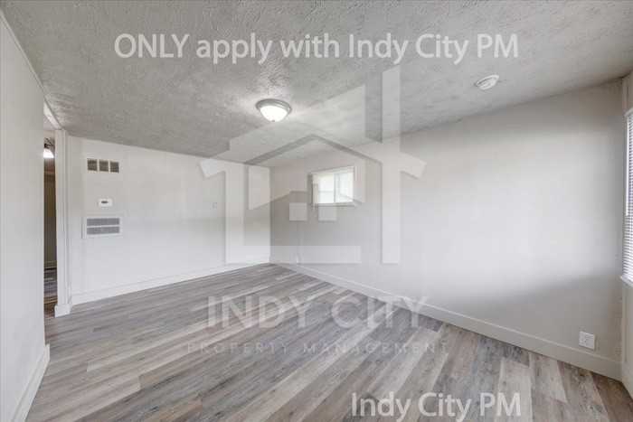 3209 E 26th St - Photo 5 of 18