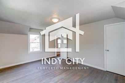 3702 N Oxford St - Photo 2 of 10