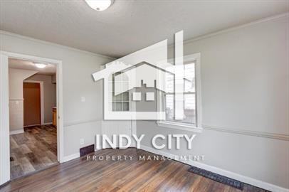 3702 N Oxford St - Photo 7 of 10