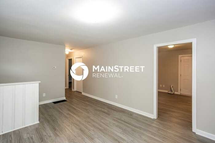 506 Sinclair St - Photo 4 of 17